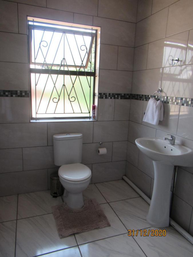 Pab-Love Guest House Kuruman Esterno foto