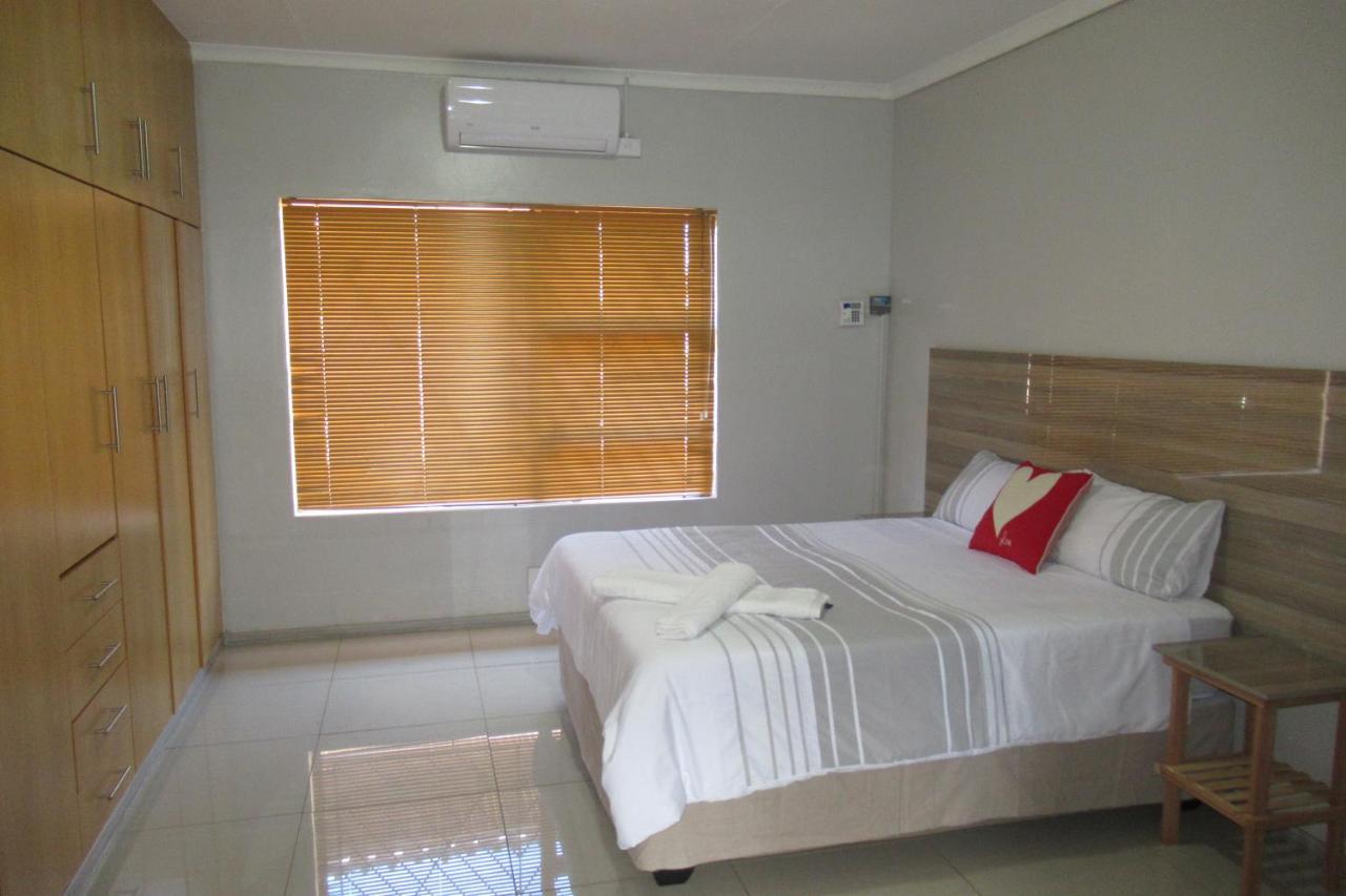 Pab-Love Guest House Kuruman Esterno foto