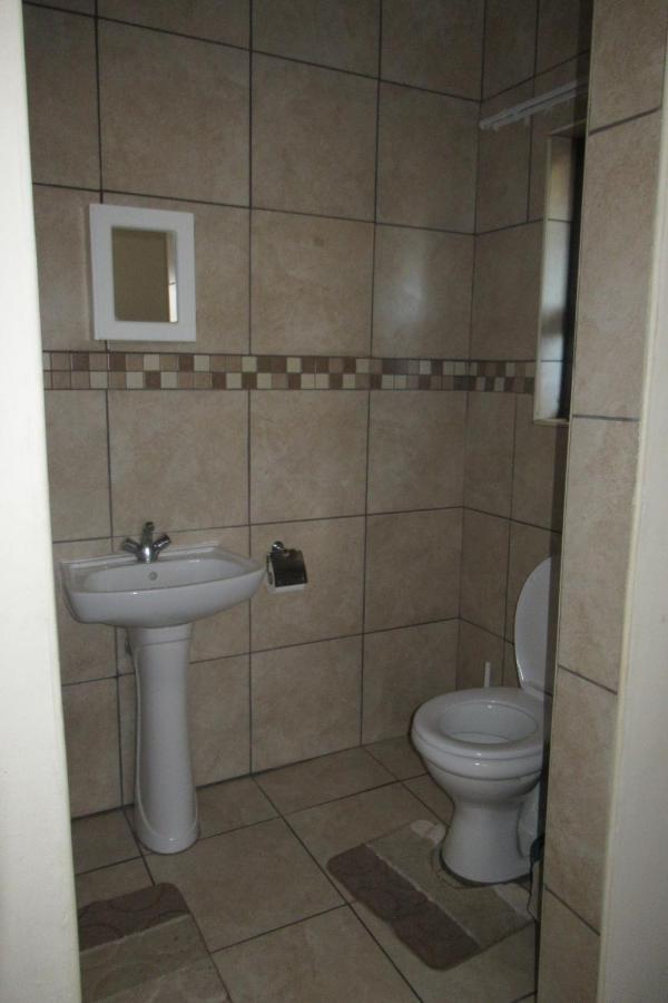 Pab-Love Guest House Kuruman Esterno foto