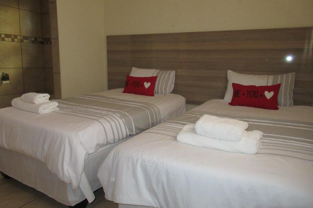Pab-Love Guest House Kuruman Esterno foto