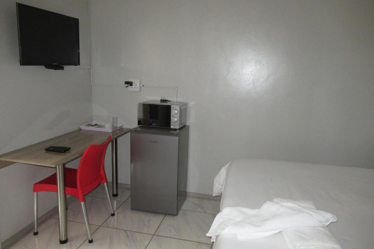 Pab-Love Guest House Kuruman Esterno foto
