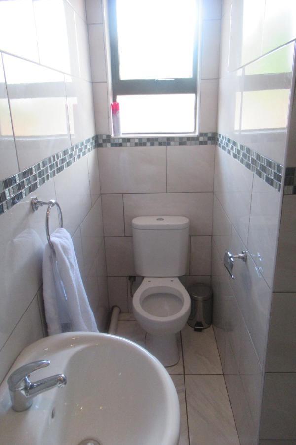Pab-Love Guest House Kuruman Esterno foto