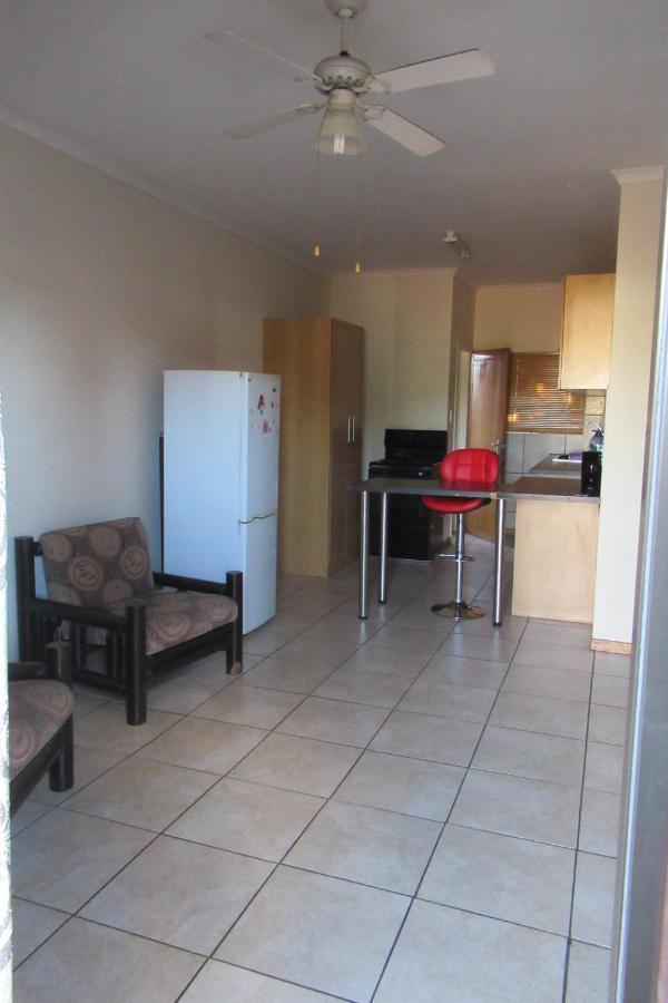 Pab-Love Guest House Kuruman Esterno foto