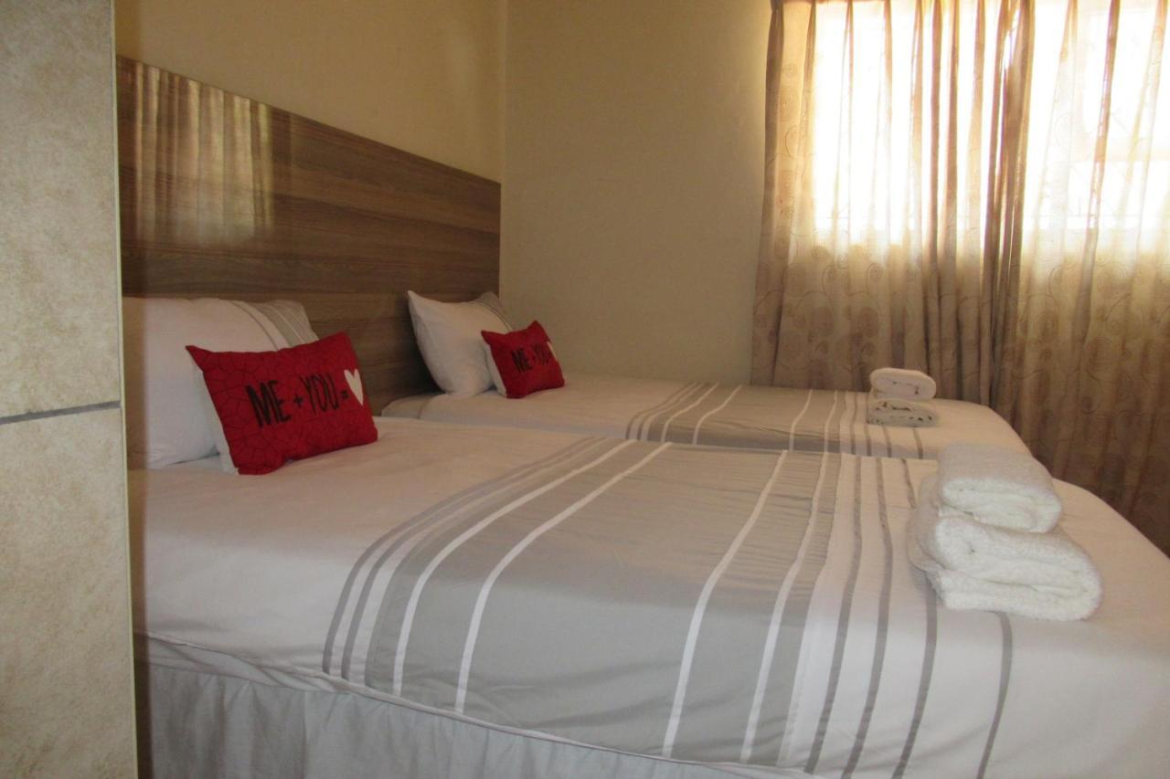 Pab-Love Guest House Kuruman Esterno foto