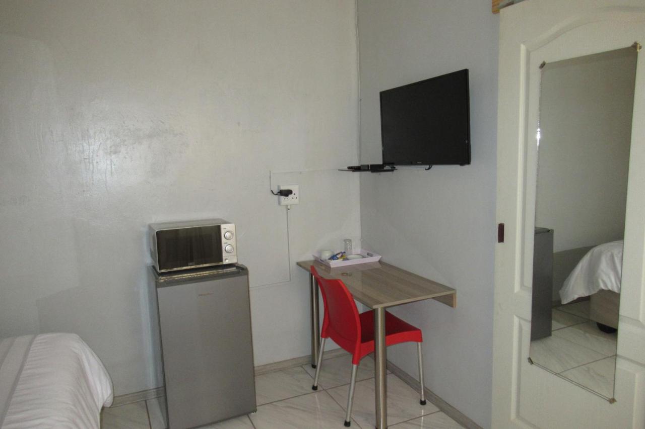 Pab-Love Guest House Kuruman Esterno foto