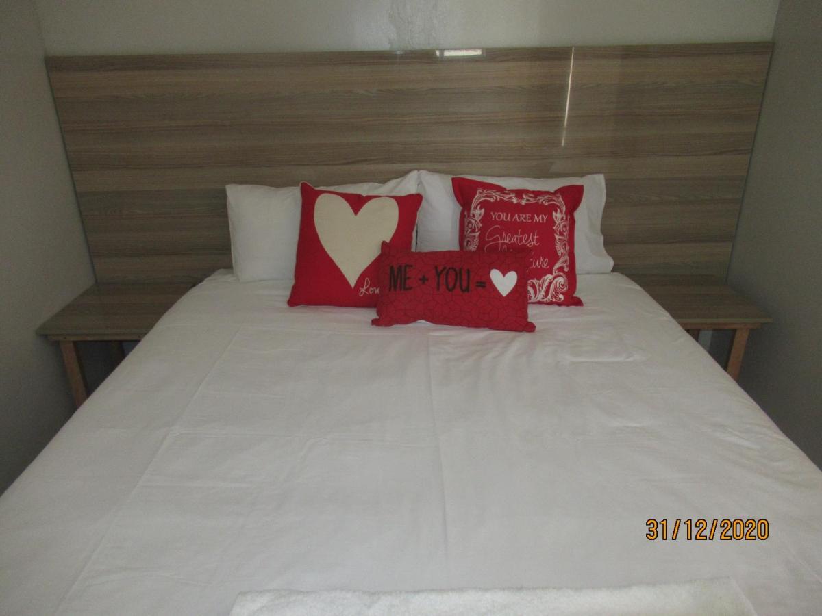Pab-Love Guest House Kuruman Esterno foto