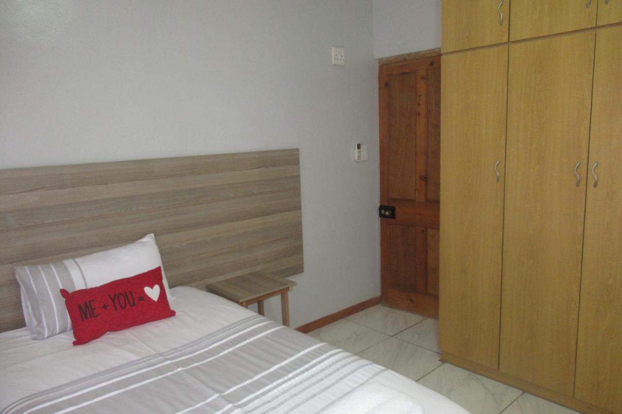 Pab-Love Guest House Kuruman Esterno foto