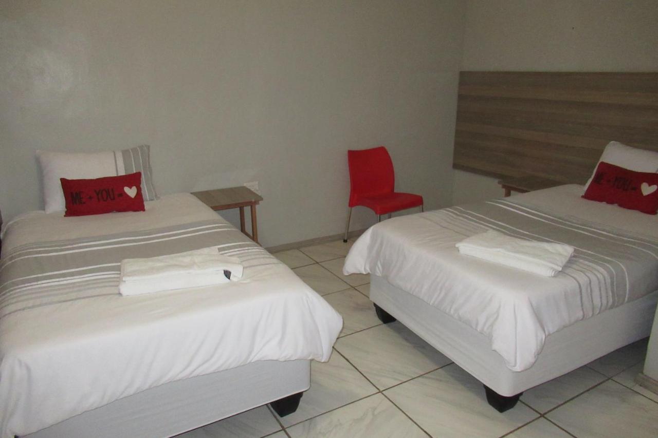 Pab-Love Guest House Kuruman Esterno foto
