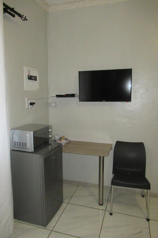 Pab-Love Guest House Kuruman Esterno foto
