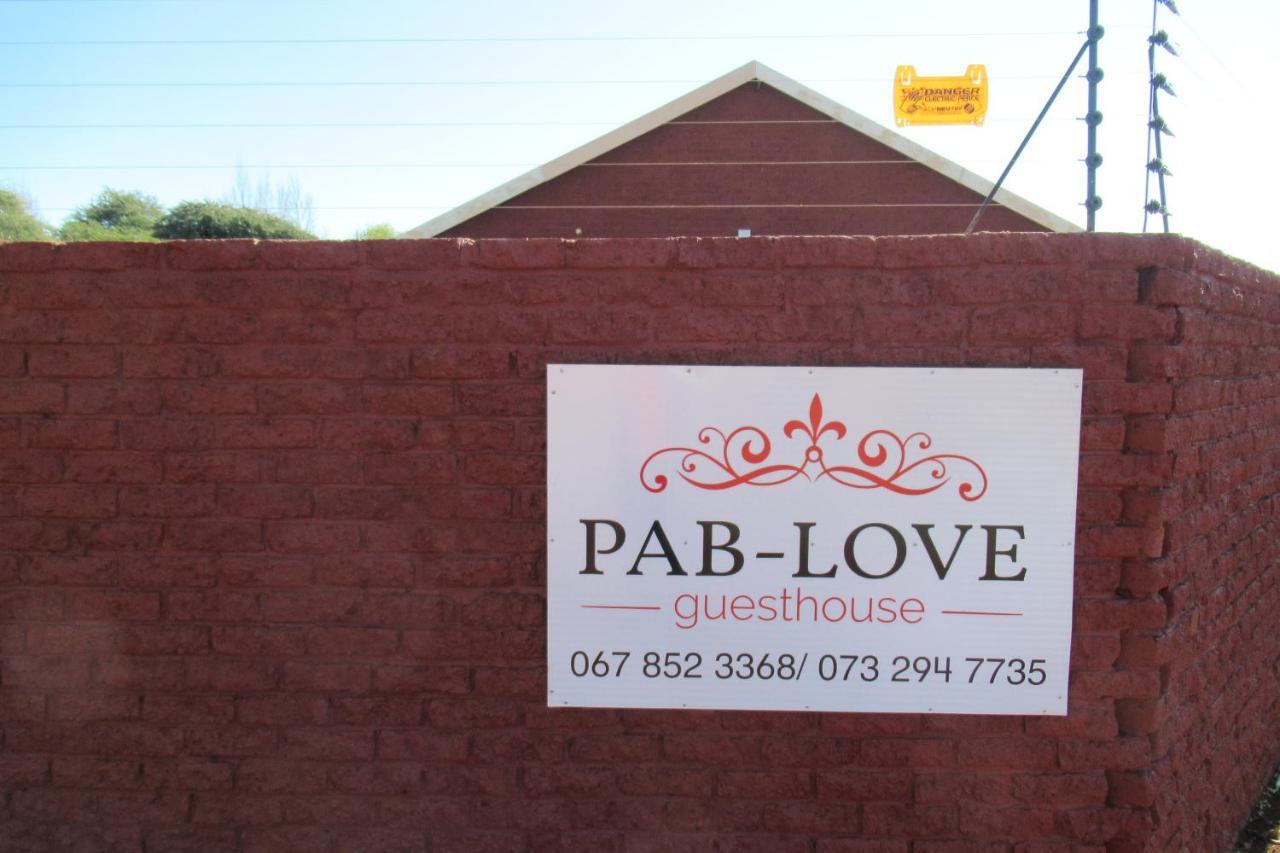 Pab-Love Guest House Kuruman Esterno foto