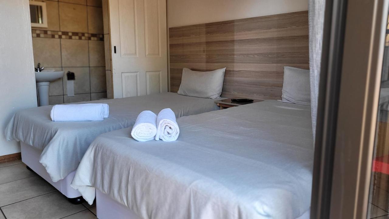 Pab-Love Guest House Kuruman Esterno foto