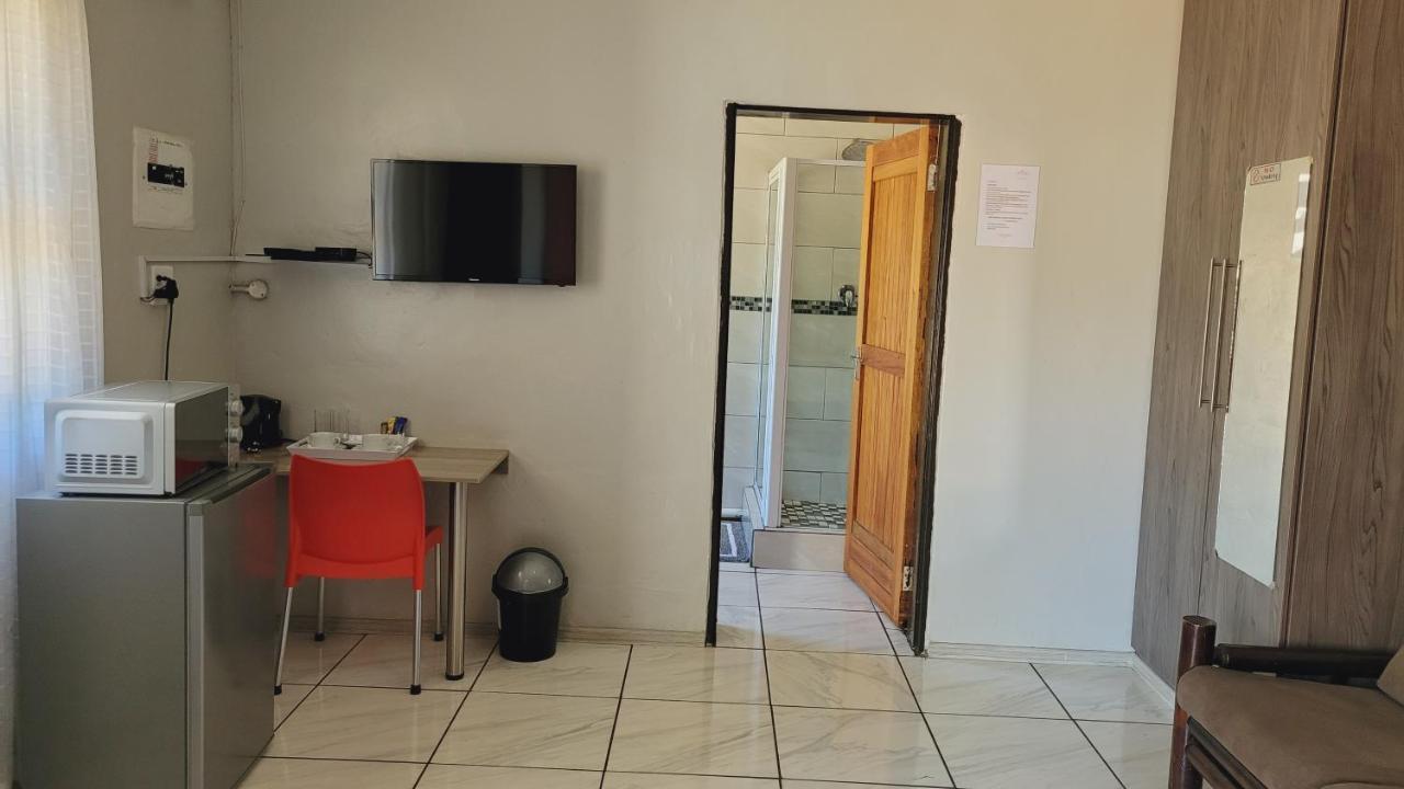 Pab-Love Guest House Kuruman Esterno foto